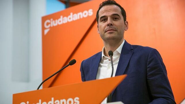 Ciudadanos pide ahora la abstención del PSOE por «responsabilidad» para salvar la investidura sin Vox en Madrid