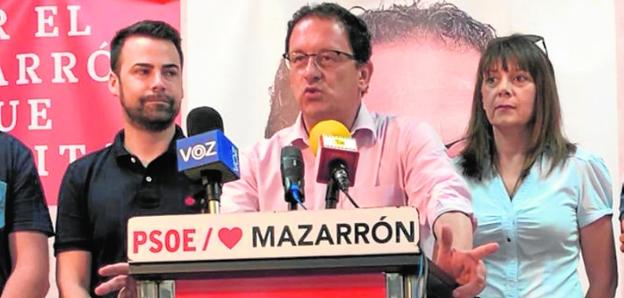 Gaspar Miras, sobre un pacto con Unión Independiente de Mazarrón: «¿Y quién no está imputado?»
