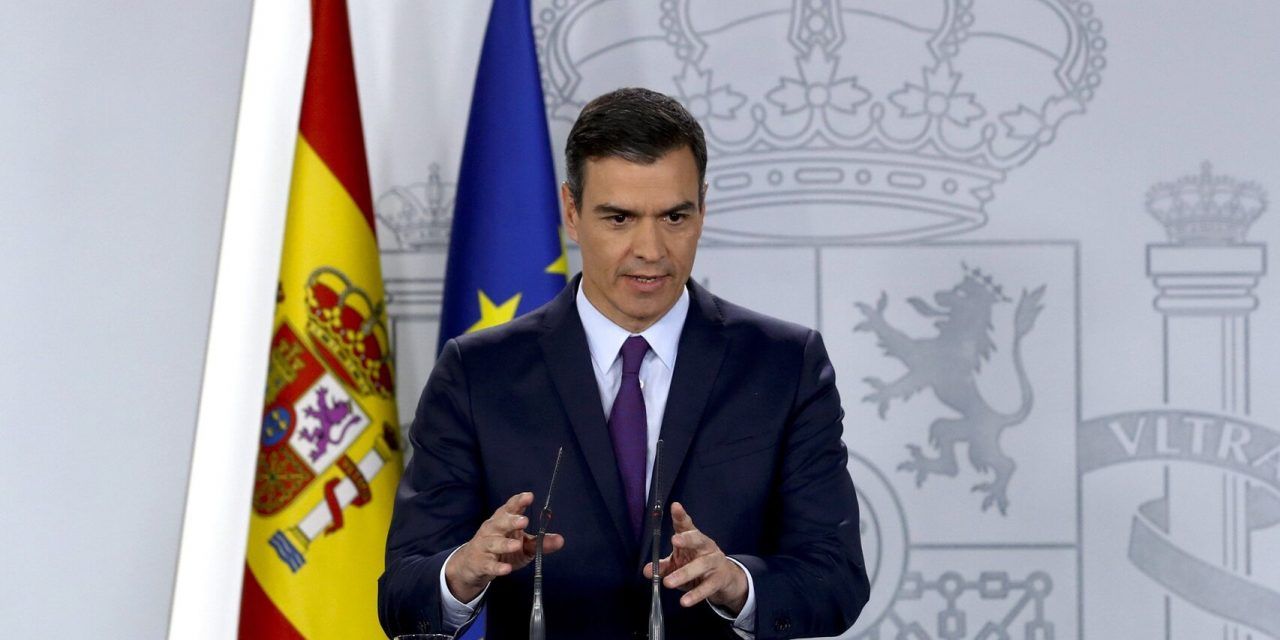 Sánchez llenará de banderas de España su campaña para tapar sus pactos con separatistas
