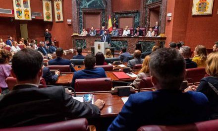 Vox tumba al candidato del PP en Murcia