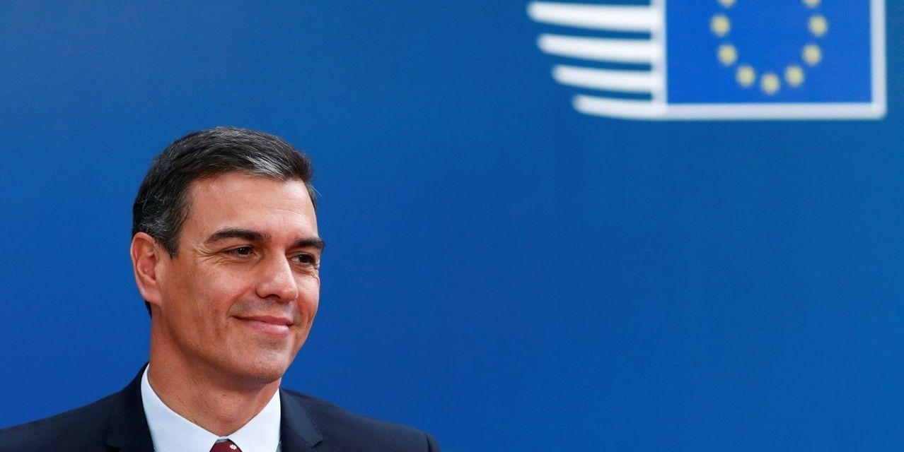 Sánchez no puede seguir tocando la lira