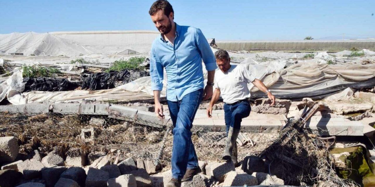 Los sondeos recompensan el «giro» al centro y a la moderación de Casado