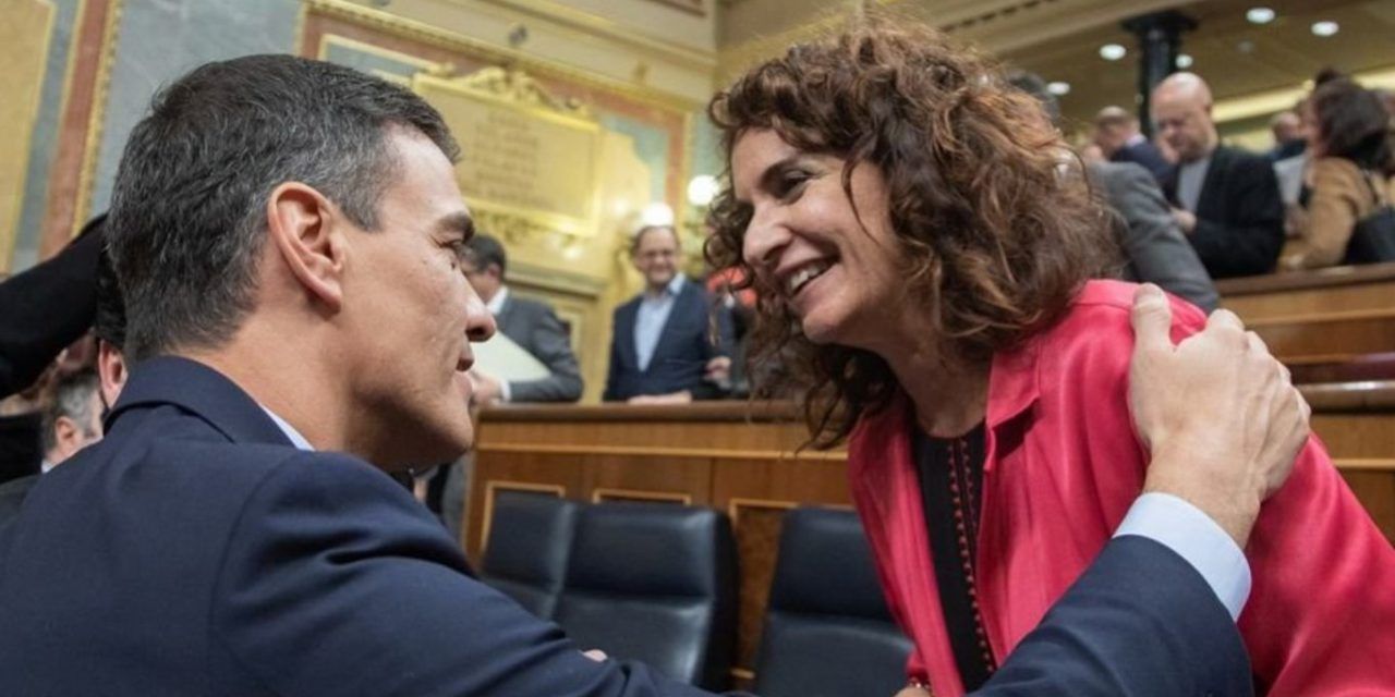 Pedro Sánchez aprobará una subida de impuestos de 6.000 millones diez días antes de las elecciones