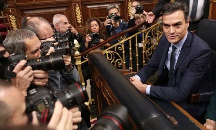 Sánchez aplaza el alza de las pensiones y el salario mínimo hasta que se forme Gobierno