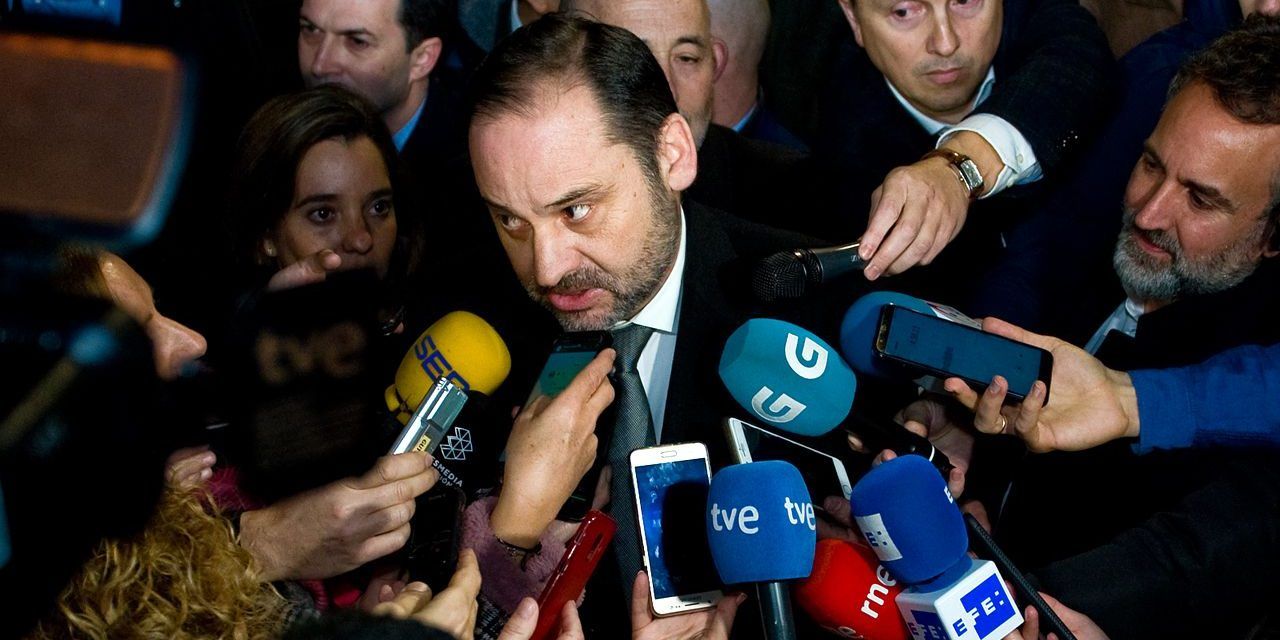 Ábalos: «Fue un encuentro fortuito y casual. Lo resolví de la mejor manera posible»