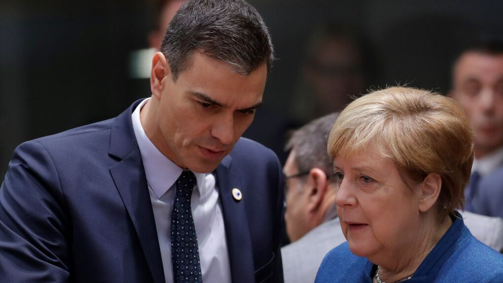 El Gobierno reabrirá vuelos desde Europa a Baleares y Canarias para ‘ablandar’ a Merkel