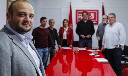 El PSOE culpa a Segado de acabar con el proyecto del Centro de Atención Temporal de Emigrantes