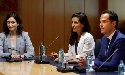 Vox encarecerá su apoyo al PP en Andalucía, Madrid y Murcia en venganza por el portazo de Casado