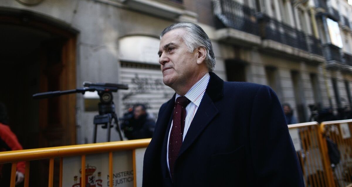 Bárcenas: «He negociado enterrar el hacha de guerra con dos personas cercanas al PP y no han cumplido»