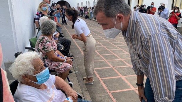 Los Reyes se reúnen hoy con las personas mas afectadas por el volcán en La Palma